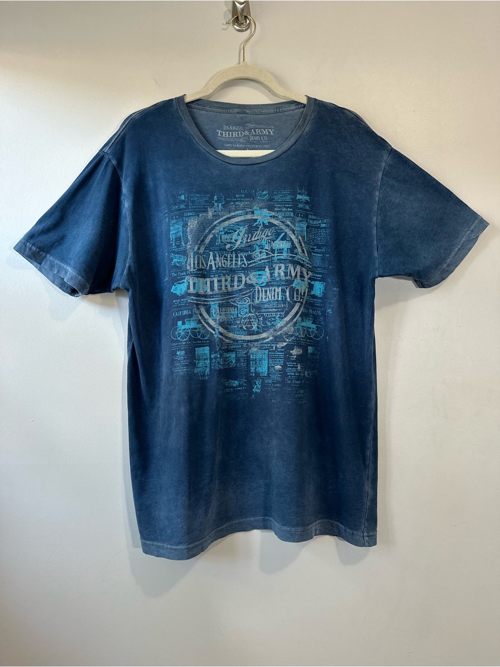Third & Army Denim Co. Blue Novelty Graphic Crew T-Shirt Sz L Thrashed Acid Wash